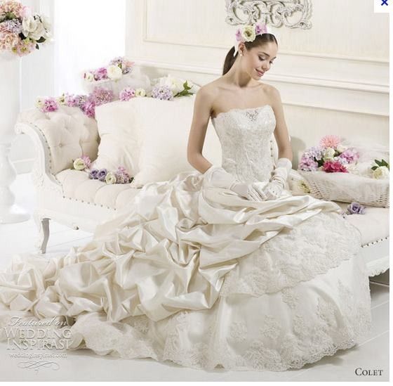 UNE BELLE ROBE