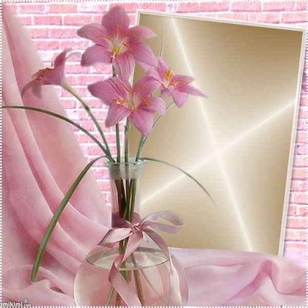 LES FLEURS DANS UN VASE